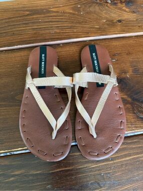 Matt Bernson Rose Gold Metallic Leather Strappy Flat Sandals Women’s Size 7